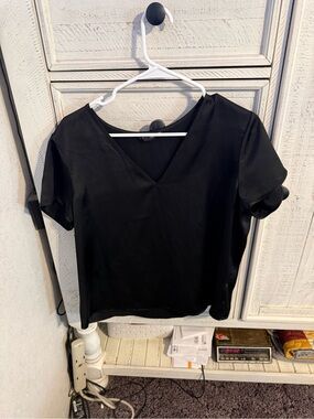 Express Black V-Neck Short Sleeve Top